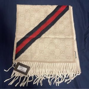 GUCCI Wool Scarf